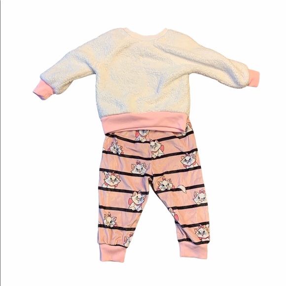 Disney’s Marie Pajama Set - Picture 3 of 14